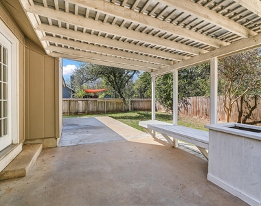 6808 Luckenbach Ln - Photo Thumbnail 19