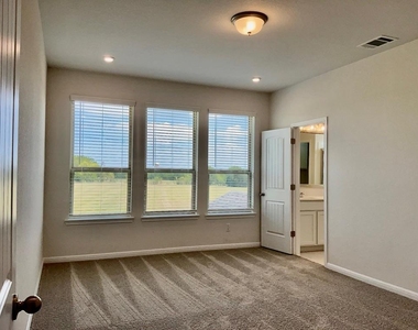 2208 Cornfield Dr - Photo Thumbnail 8