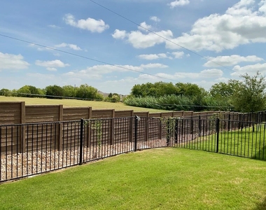 2208 Cornfield Dr - Photo Thumbnail 17