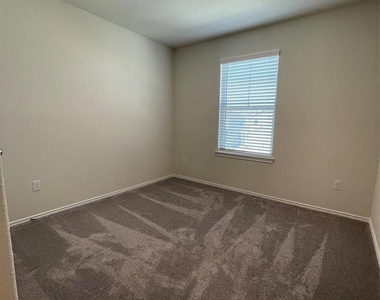 51 Pacific Loon St - Photo Thumbnail 17