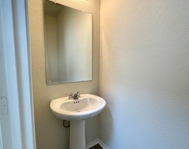 51 Pacific Loon St - Photo Thumbnail 7