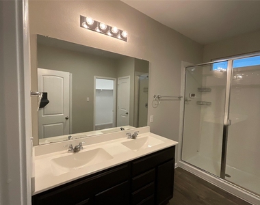 142 Jubilee Dr - Photo Thumbnail 24