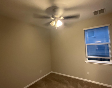 142 Jubilee Dr - Photo Thumbnail 12