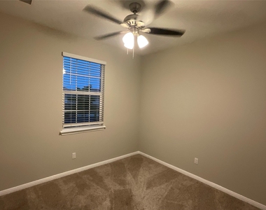 142 Jubilee Dr - Photo Thumbnail 17