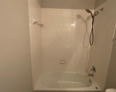 142 Jubilee Dr - Photo Thumbnail 15