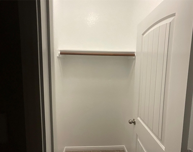 142 Jubilee Dr - Photo Thumbnail 14