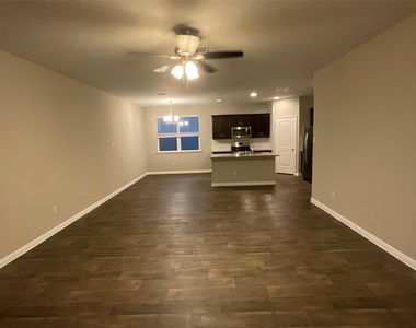 142 Jubilee Dr - Photo Thumbnail 1