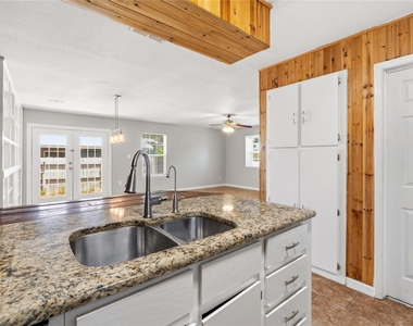 7000 Shannon Dr - Photo Thumbnail 17