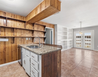 7000 Shannon Dr - Photo Thumbnail 16