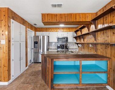 7000 Shannon Dr - Photo Thumbnail 11