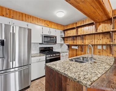 7000 Shannon Dr - Photo Thumbnail 14