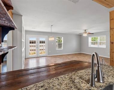 7000 Shannon Dr - Photo Thumbnail 18