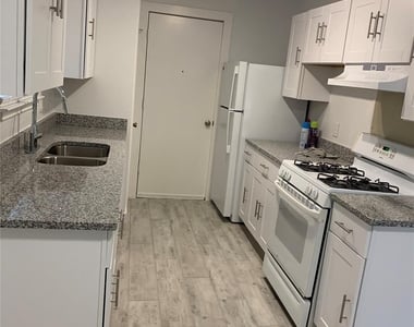 1010 Bodgers Dr - Photo Thumbnail 2