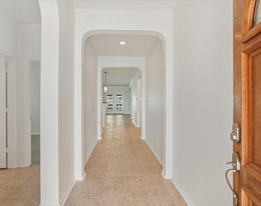 200 Rudy Ln - Photo Thumbnail 2