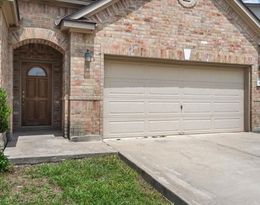 200 Rudy Ln - Photo Thumbnail 1