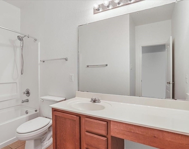 200 Rudy Ln - Photo Thumbnail 4