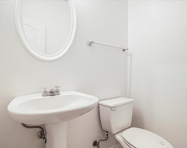 200 Rudy Ln - Photo Thumbnail 8