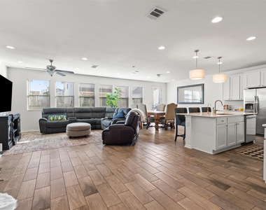 9107 Moonstone Dr - Photo Thumbnail 4