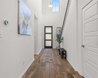 9107 Moonstone Dr - Photo Thumbnail 3