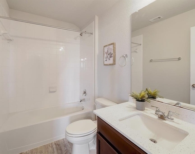 460 Galway Bay Ln - Photo Thumbnail 12