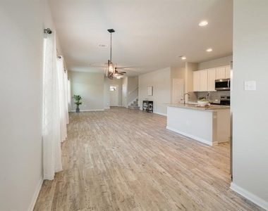 460 Galway Bay Ln - Photo Thumbnail 4