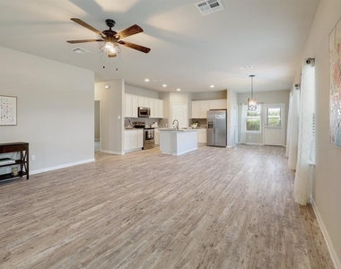 460 Galway Bay Ln - Photo Thumbnail 3