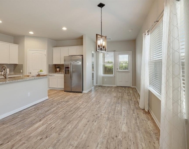 460 Galway Bay Ln - Photo Thumbnail 5