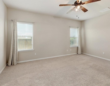 460 Galway Bay Ln - Photo Thumbnail 8