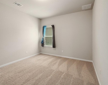 460 Galway Bay Ln - Photo Thumbnail 10