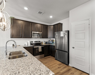 242 Boatright Blvd - Photo Thumbnail 13
