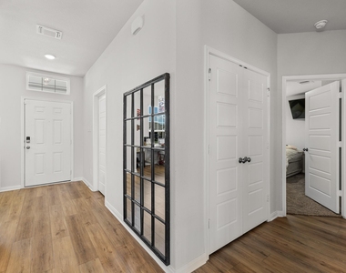 242 Boatright Blvd - Photo Thumbnail 4