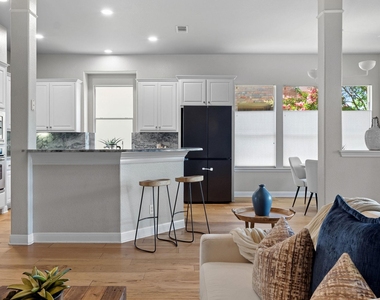 6310 River Place Blvd - Photo Thumbnail 8