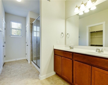 3920 Kenter Xing - Photo Thumbnail 10