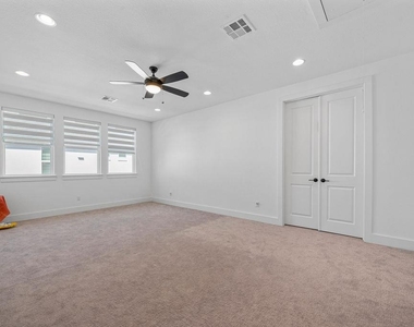 3304 Belted Galloway St - Photo Thumbnail 32