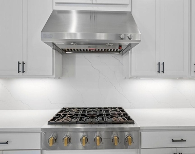 3304 Belted Galloway St - Photo Thumbnail 10