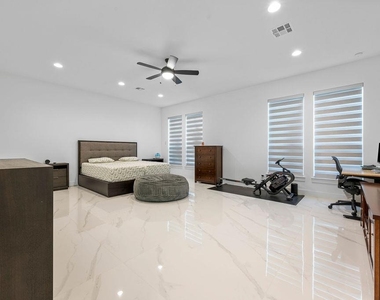 3304 Belted Galloway St - Photo Thumbnail 15