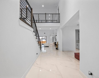 3304 Belted Galloway St - Photo Thumbnail 2