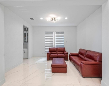 3304 Belted Galloway St - Photo Thumbnail 14