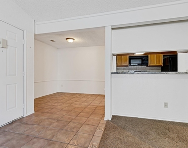 1202 Thorpe Ln - Photo Thumbnail 5