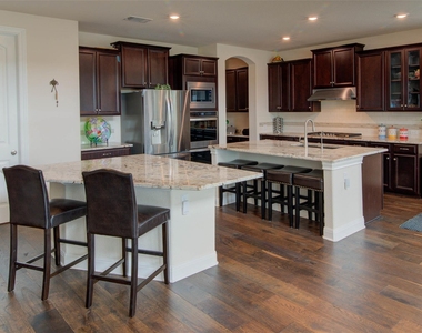 15621 Cabrillo Way - Photo Thumbnail 4