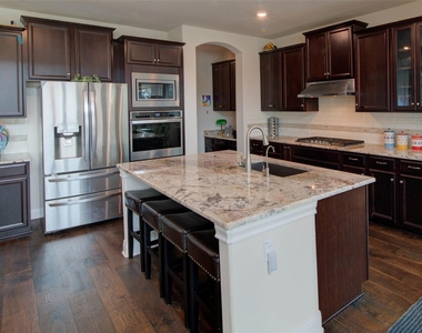 15621 Cabrillo Way - Photo Thumbnail 5