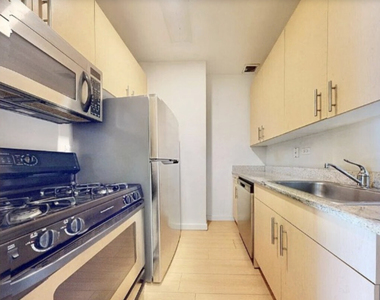 90 Washington Street - Photo Thumbnail 2