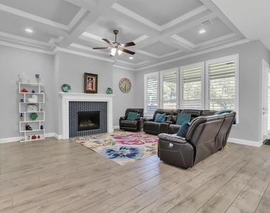 16321 Horse Trap Ln - Photo Thumbnail 4