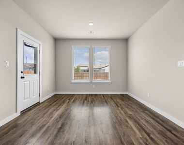20104 Travis Dr - Photo Thumbnail 10