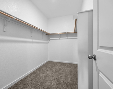 20104 Travis Dr - Photo Thumbnail 5