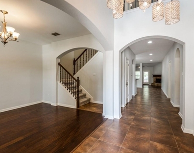 628 Bottle Brush Dr - Photo Thumbnail 1