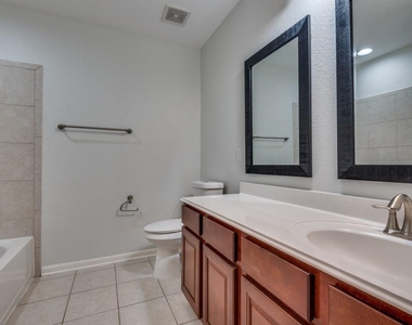 628 Bottle Brush Dr - Photo Thumbnail 16