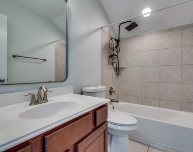 628 Bottle Brush Dr - Photo Thumbnail 14