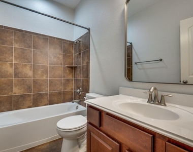 628 Bottle Brush Dr - Photo Thumbnail 8