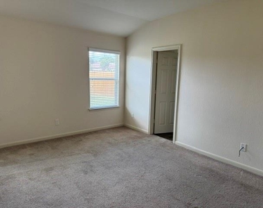 173 Cazador Dr - Photo Thumbnail 6